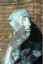 SINNENDE - kleine Frauenbüste    Bronze / Höhe 8 cm / Bettina Steinborn / Kunstguß F. Mundry